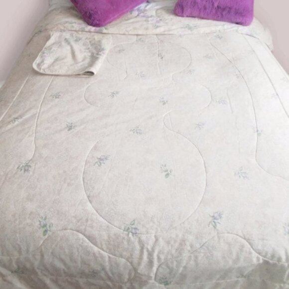 REVERSIBLE BEDDING TWIN- Floral and Cream W large pillow case​ - Picture 2 of 12